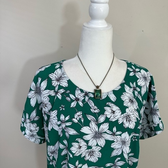 Attention sz med top mix media grass green with white - Picture 10 of 13